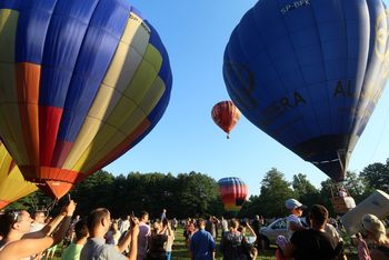 Weekend w Warszawie. Wianki nad Wisłą, Fiesta Balonowa i garażówki