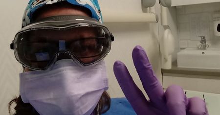 Punkt szczepień z Gdańska pojawia się i znika. Pacjenci wydzwaniają. Lekarze bezsilni