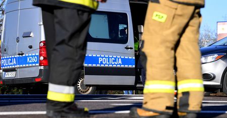 Zostawił dziecko. Wcześniej całkowicie pijany rozbił samochód