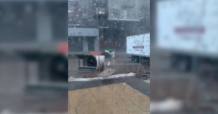 Pechowa wizyta w toalecie. Nagranie z Pensylwanii