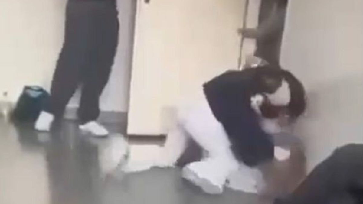 Fragment nagrania, na którym doszło do ataku na uczennicę