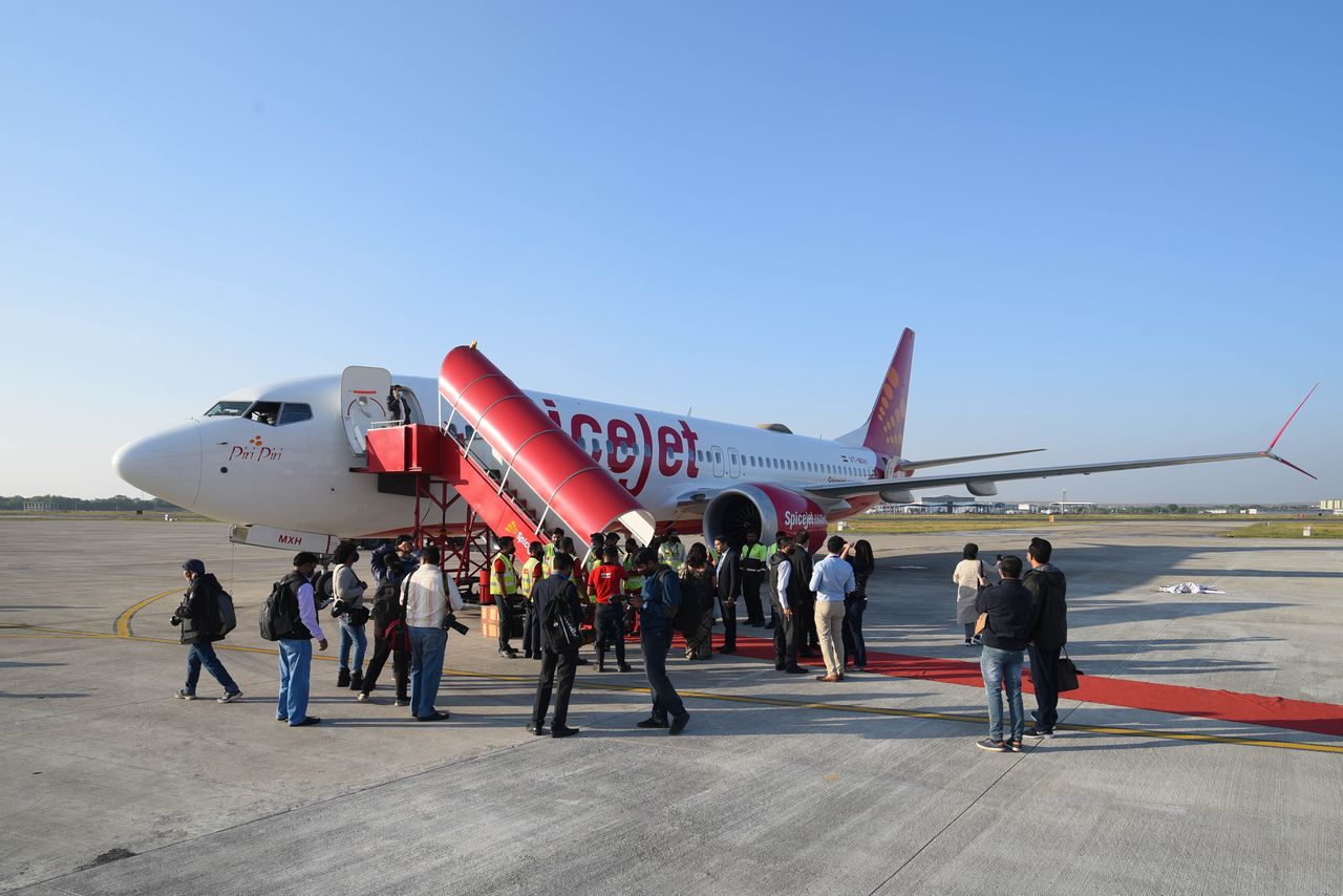 Indyjskie linie lotnicze zawiesiły dwóch pilotów, którzy mieli pić kawę w kokpicie.