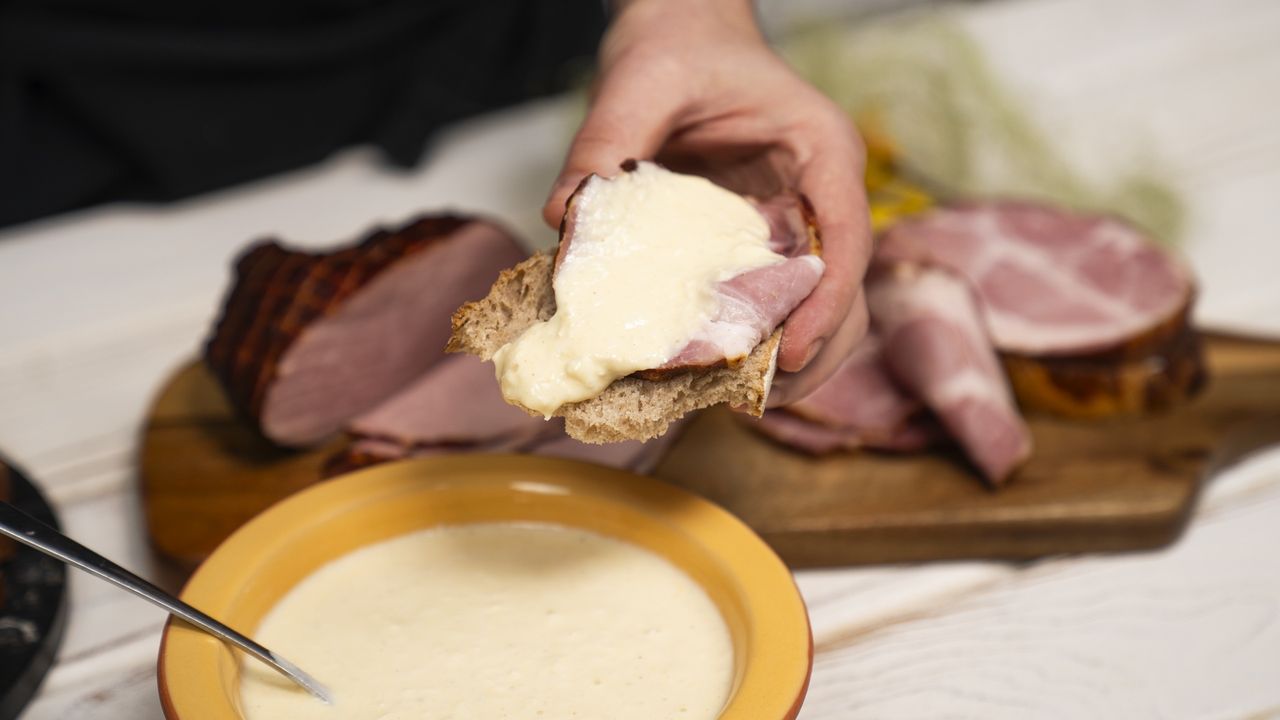 Domowy sos chrzanowy lepszy niż ze sklepu. Świetnie podkręca smak wielkanocnych dań