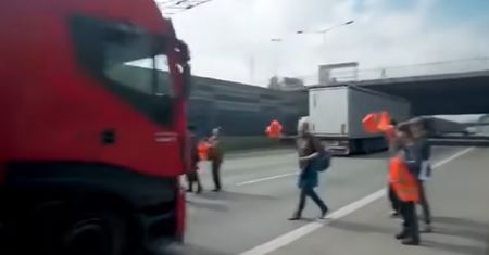 Nagrał zachowanie aktywistów. Burza w sieci. "To igranie z życiem"
