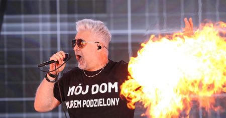 IRA zagrała w Opolu. Artur Gadowski wystąpił w koszulce z przesłaniem