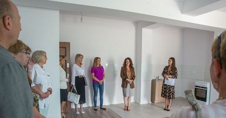 Warszawa. Lokatorzy powrócili do zmodernizowanej kamienicy na Pradze - Północ
