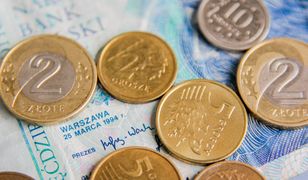 Przeszedł na emeryturę, mając 65 lat. Oto ile dostaje z ZUS