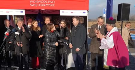 Awantura o mikrofon na otwarciu obwodnicy. Posłanka PiS zabrała głos koledze