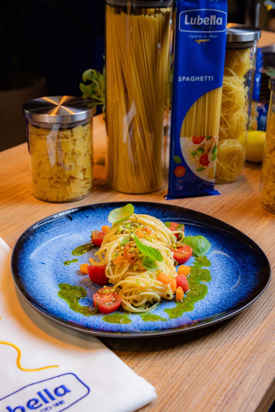 danie Lubella -Spaghetti z marynowaną dynią, pomidorkami i mascarpone