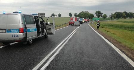 Autokar wiozący dzieci z pow. kraśnickiego na wycieczkę zderzył się z ciężarówką