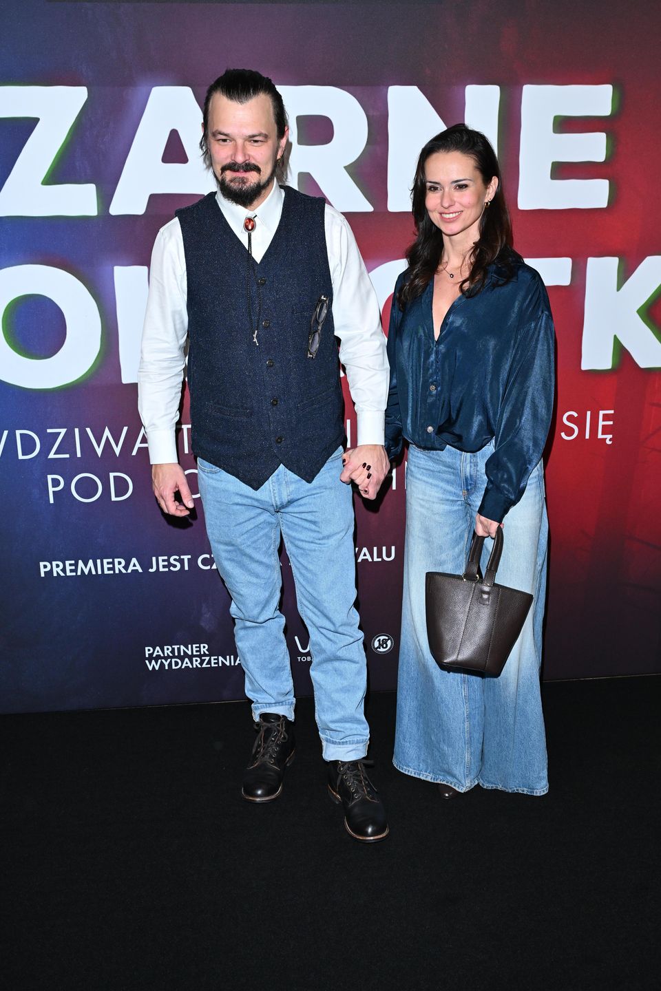 Dawid Ogrodnik z żoną na premierze serialu