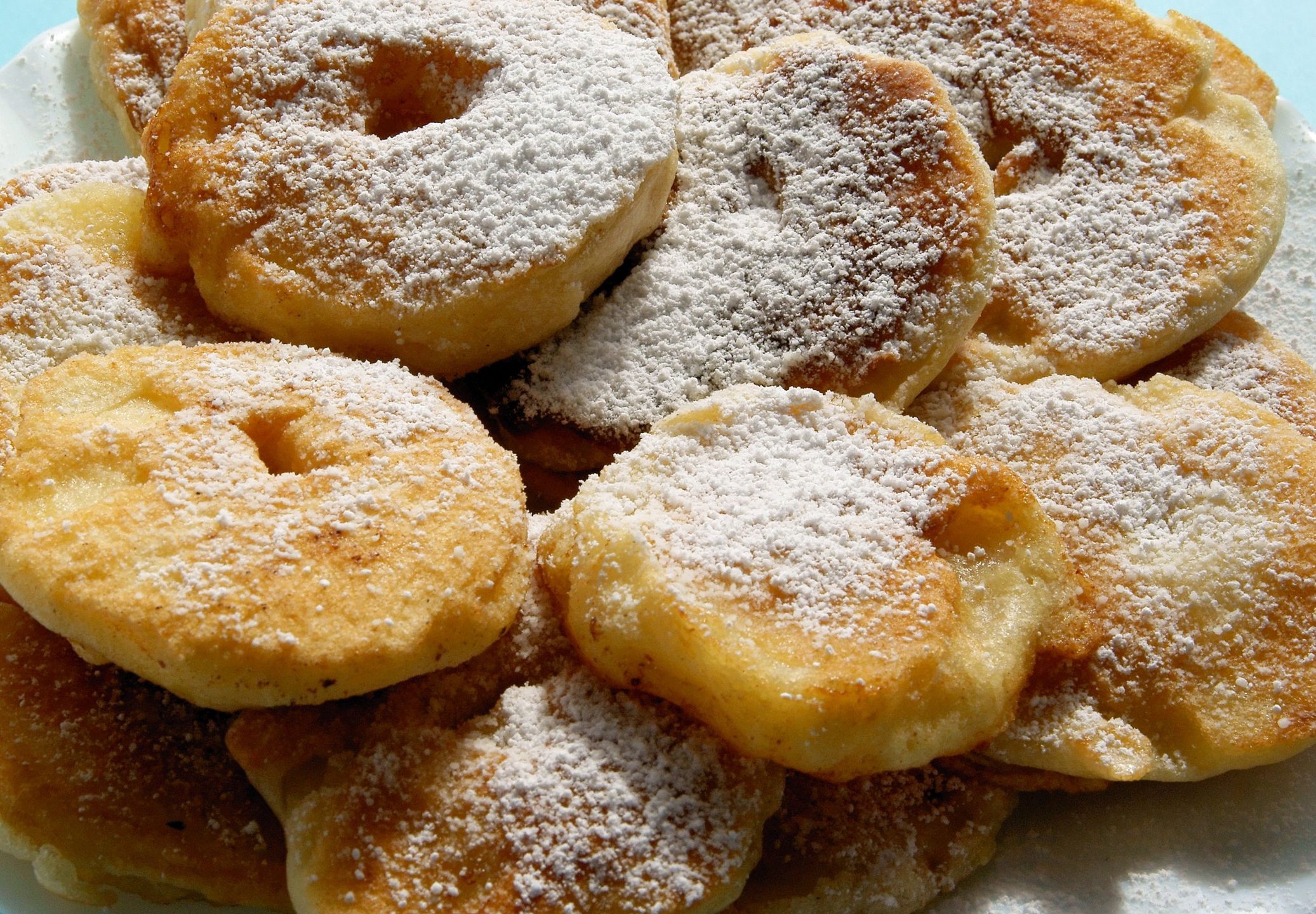 Jabłka w cieście z piekarnika to posty w przygotowaniu deser