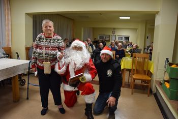 Tarnów: Mikołaj dostarczył prezenty dla pensjonariuszy DPS