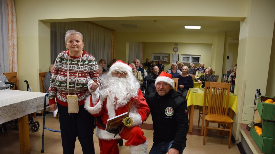 Wizyta Mikołaja dostarczyła seniorom wiele radości