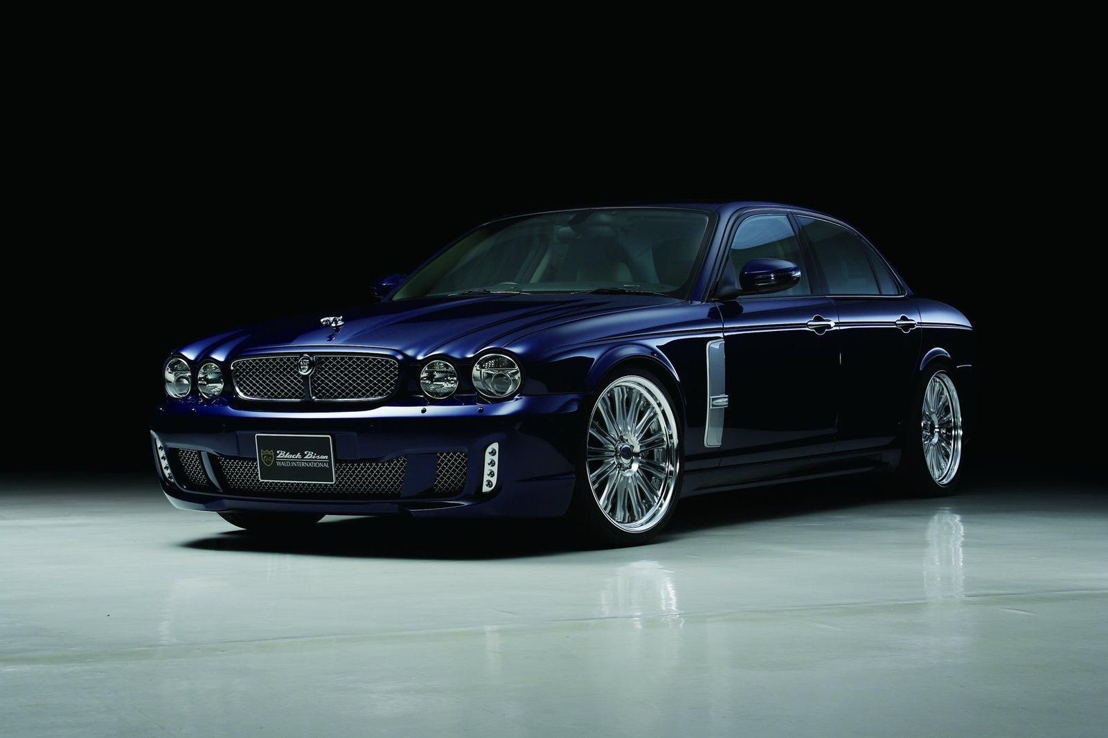 Jaguar XJ Black Bison Edition Wald