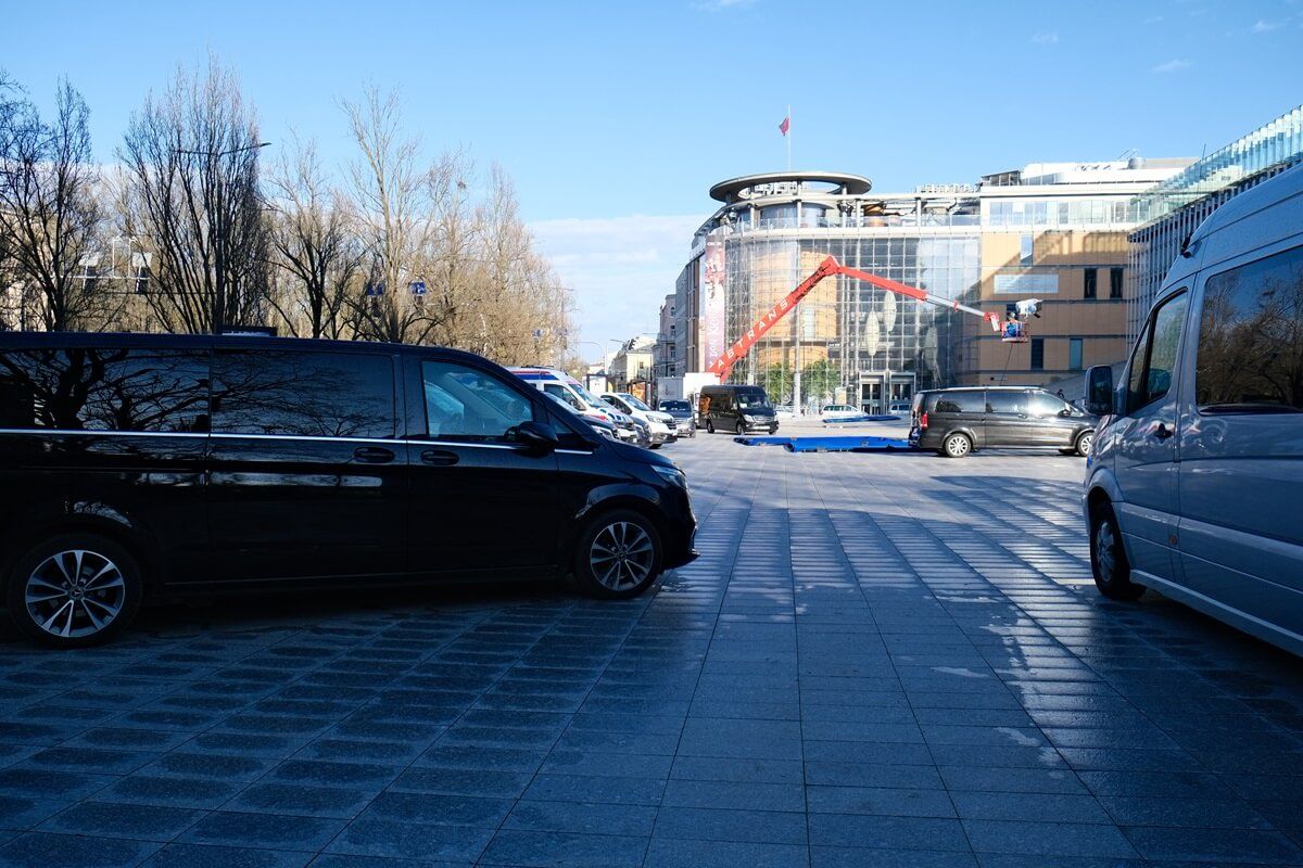 Plac Teatralny przy CSK zajęty przez filmowców