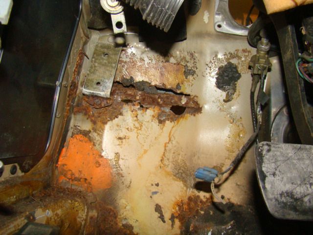 Mercedes 450 SL (R107) - podłoga 13