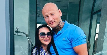 Szpilka zrugany przez partnerkę. Kazała mu to zakończyć