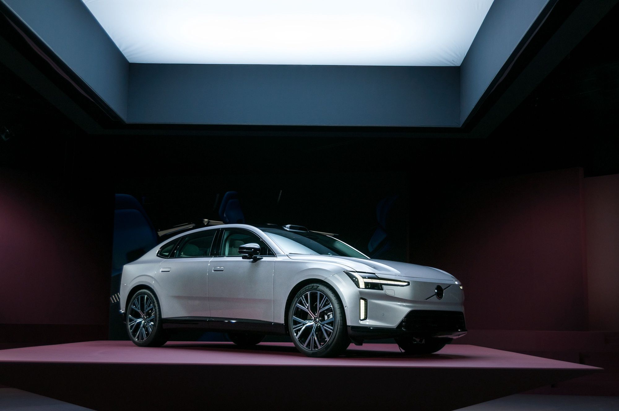 Volvo ES90 (2025)