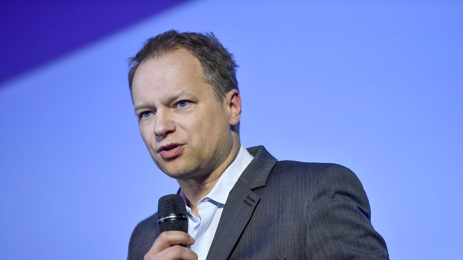 Krzysztof Skiba rzuca nazwiskami, opisując występy gwiazd na imprezach firmowych