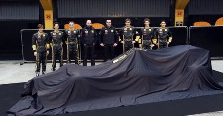 Lotus Renault R31 - nowy bolid Roberta Kubicy