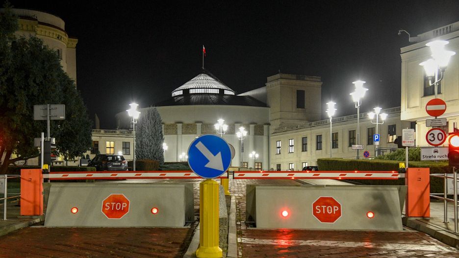 Sejm. Będzie nowa brama wjazdowa. Finał przetargu