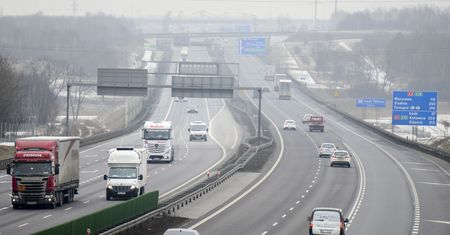 Mamy prawo wściekać się na ceny autostrad. Dwa przejazdy A2 są droższe niż rok jazdy w Szwajcarii