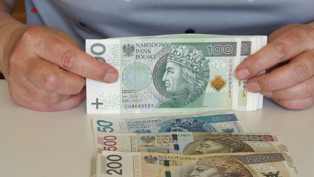 Stock MaBa
PHOTO: ZOFIA I MAREK BAZAK / EAST NEWS N/z obliczanie domowego budzetu, miesieczne koszty utrzymania
ZOFIA BAZAK