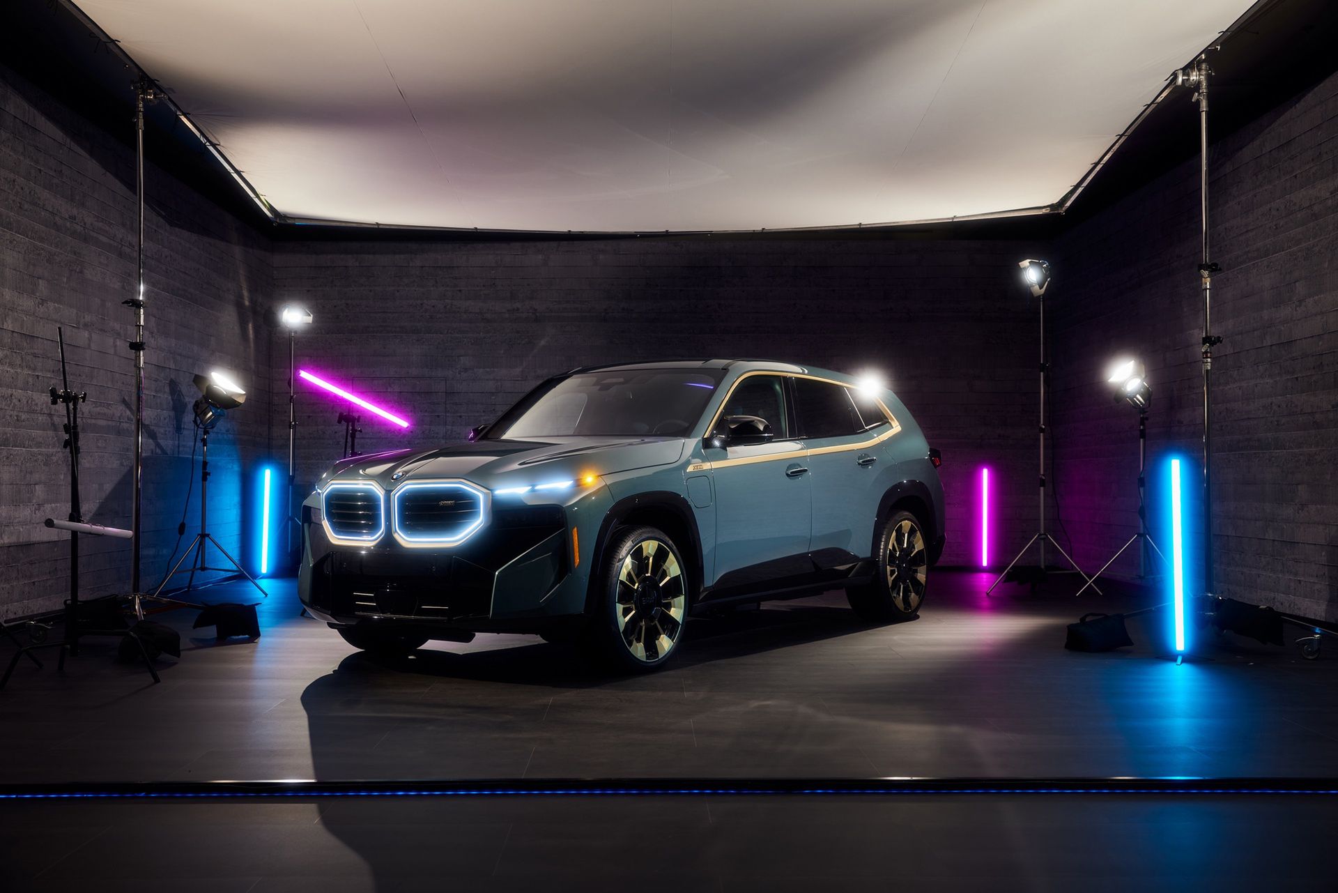 BMW XM (2022)