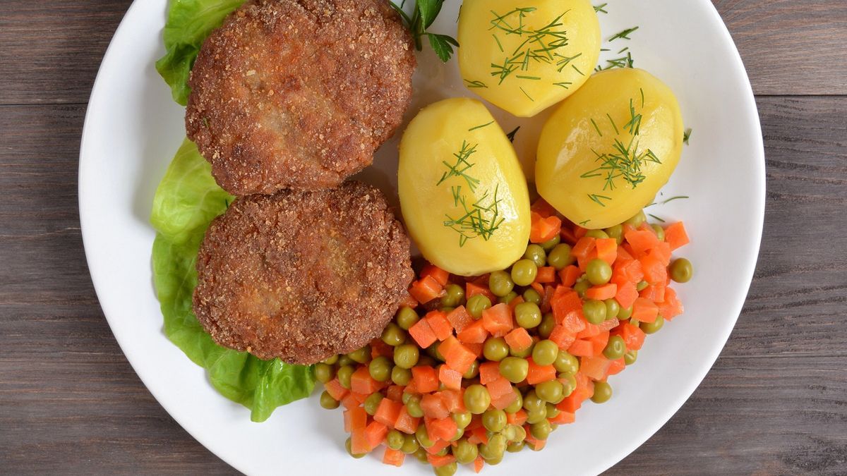 Obiad z marchewką zasmażaną i groszkiem