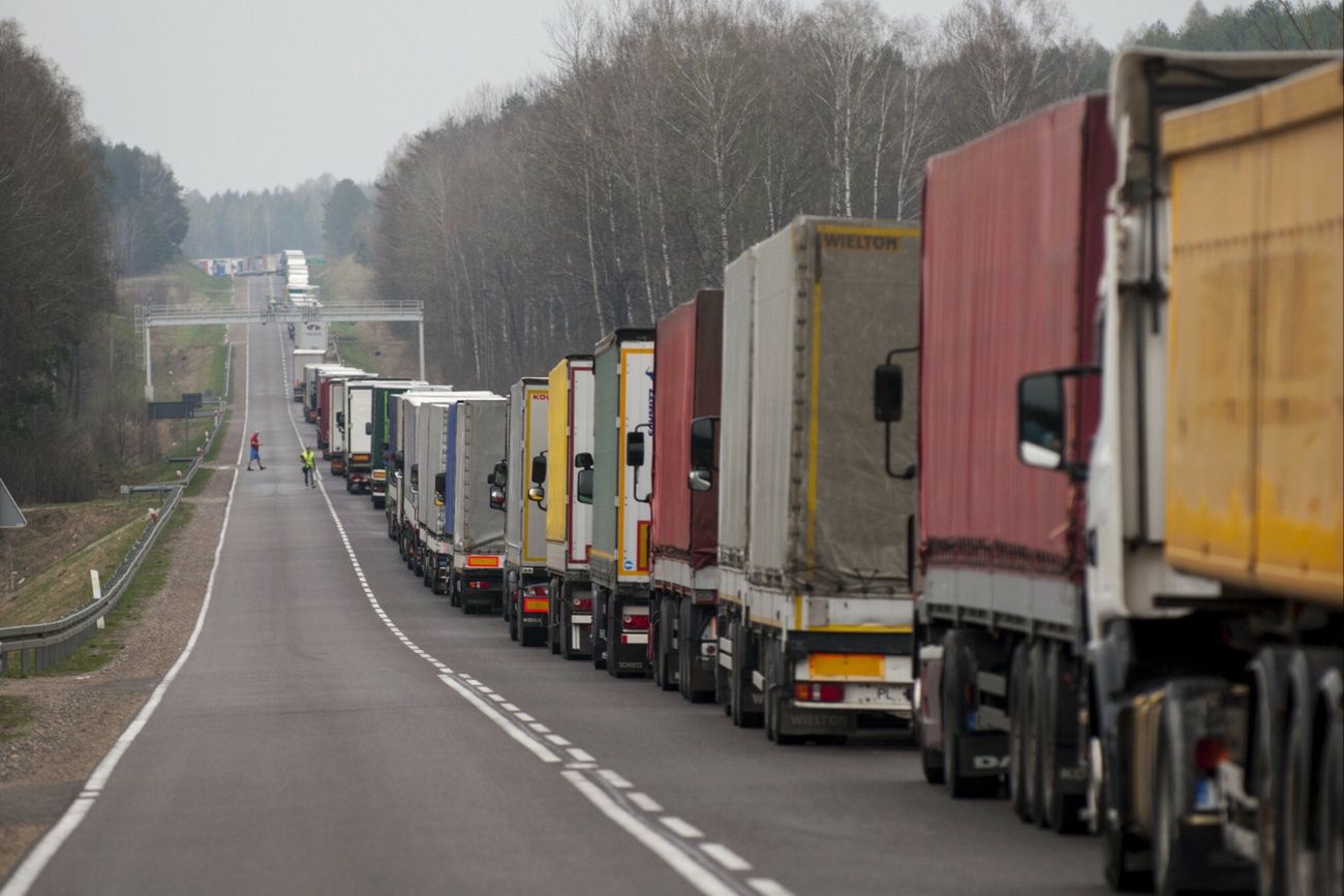 Gigantyczna kolejka przy granicy z Białorusią. Czeka 270 ciężarówek