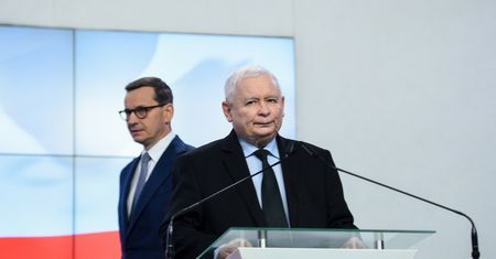 Życzenia od Zjednoczonej Prawicy. W "Wiadomościach" znów zaskoczyli