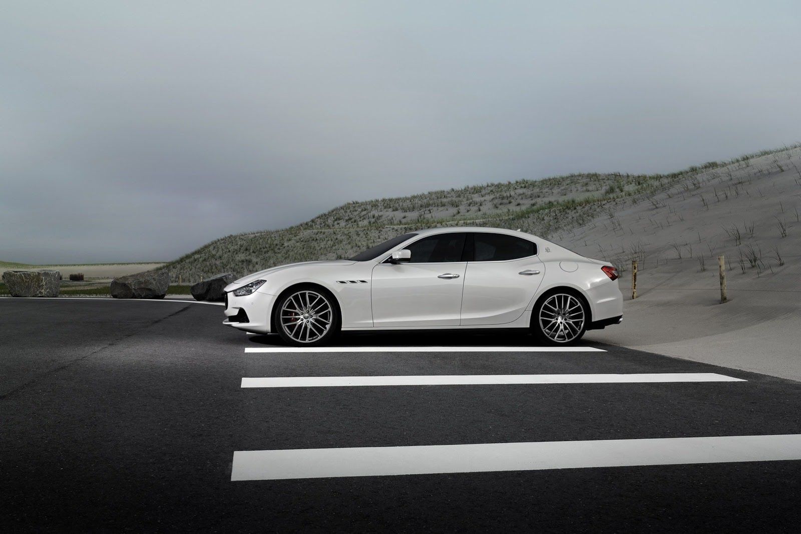 2014 Maserati Ghibli - Włosi wiedzą, co to piękno [galeria] 45