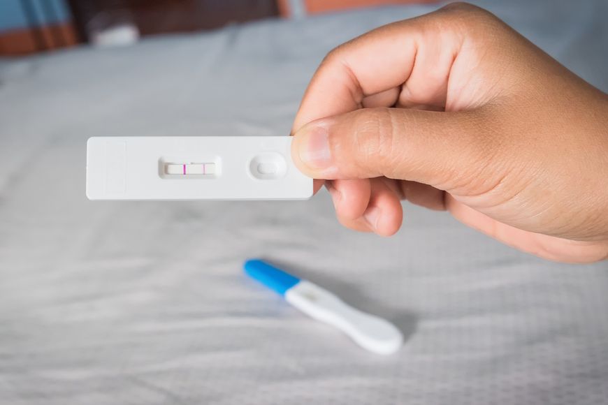 Pierwsze sygnały ciąży mogą pojawiać się już 7-14 dni od poczęcia