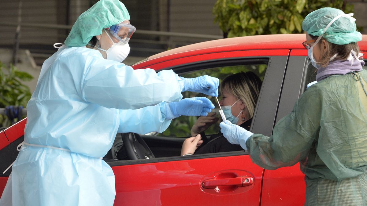 Polacy obawiają się kwarantanny. Dlatego nie chcą się tesotwać na COVID-19