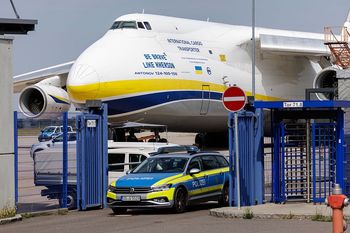 Alarm w Lipsku. Policja przechwyciła dron z zapalnikiem