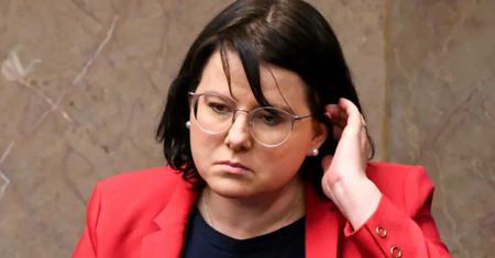 "Ani jednej placówki więcej". Reagują na kolejne protesty Godek