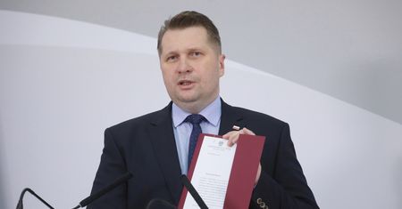 Zero złotych. Tyle więcej zarobią w tym roku nauczyciele
