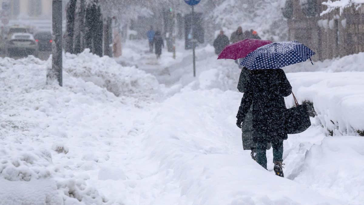 Chaos w Alpach Bawarskich w efekcie dużych opadów śniegu
