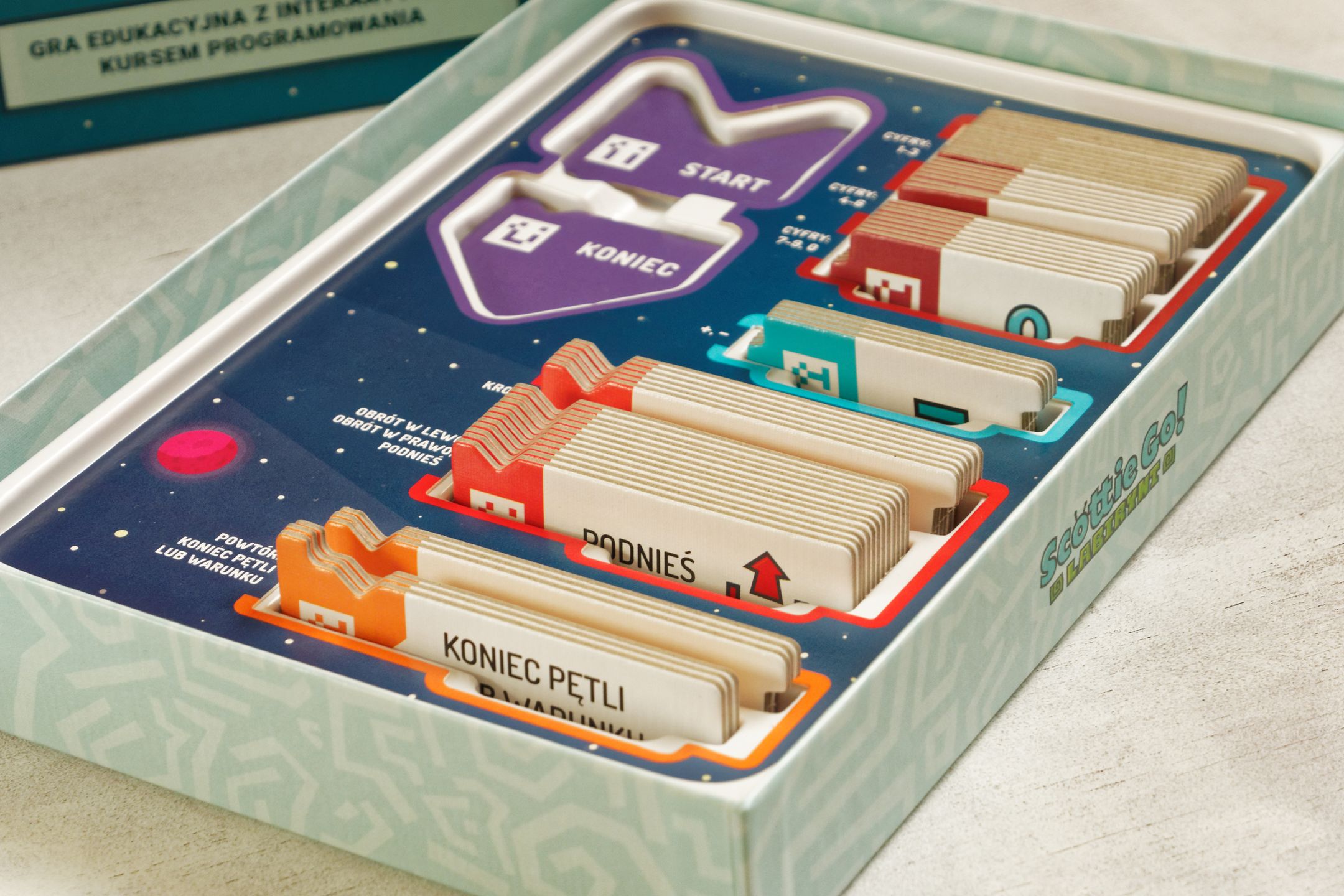 wnętrze pudełka Scottie Go! Labirynt