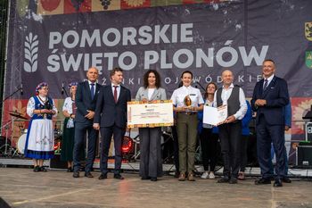 Pszczółki: Dożynki za nami. Koncerty i nagrody za wieńce i prezentacje