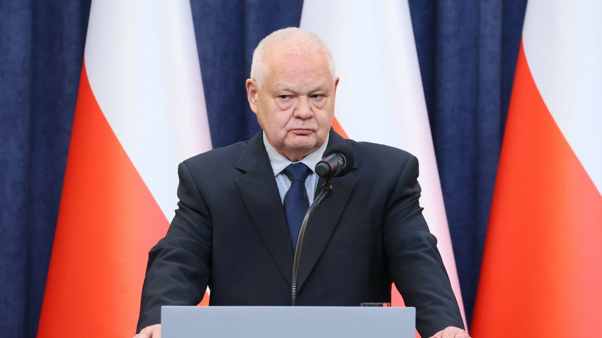 Prezydent i prezes NBP o alternatywie dla SAFE
Fot. Wojciech Olkusnik/East News, 04.03.2026. Warszawa. Wypowiedz prezydenta Karola Nawrockiego i szefa NBP Adama Glapinskiego (n/z) w Palacu Prezydenckim.
 Prezydent i szef NBP proponuja alternatywe dla programu SAFE.
Wojciech Olkusnik