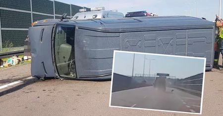 Eksplodująca opona w busie na wideo. Kierowca nie miał szans na reakcję
