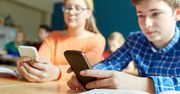 Psycholog bije na alarm. Jak smartfon wpływa na rozwój twojego dziecka? "Treści suicydalne"