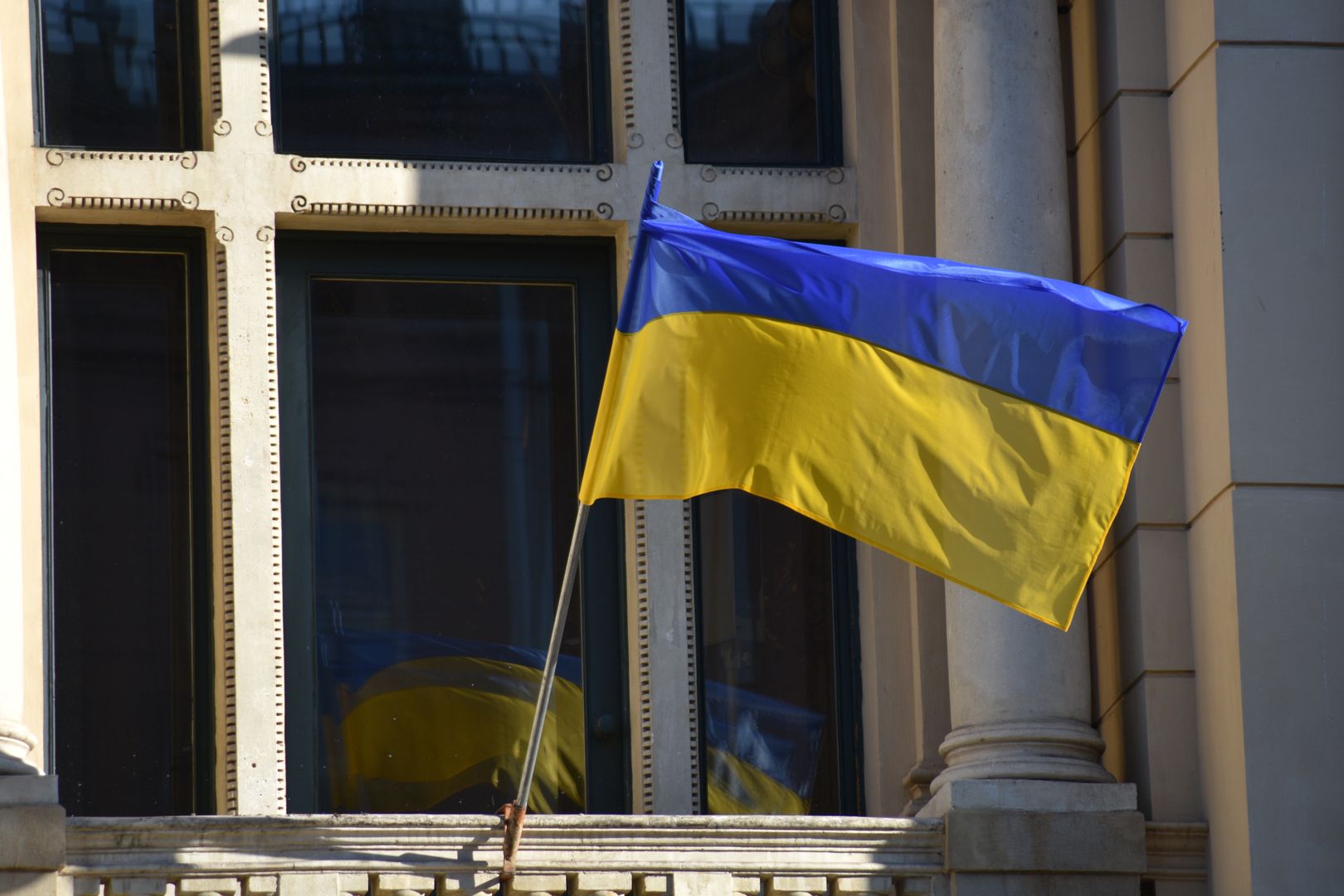 Ukraińcy nie chcą wracać i pomóc ojczyźnie. "Nikt nie będzie ich zmuszał"
