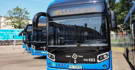 Zderzenie auta z autobusem MPK. Kierowca był pijany