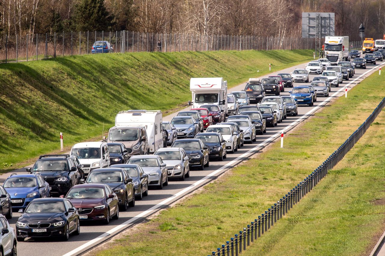 Zderzenie czterech samochodów na A1. Akcja służb