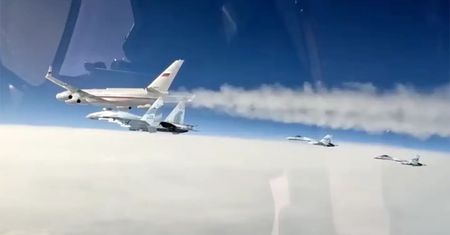 Uzbrojona eskorta Putina. Prezydent Rosji lata po świecie w towarzystwie Su-35S