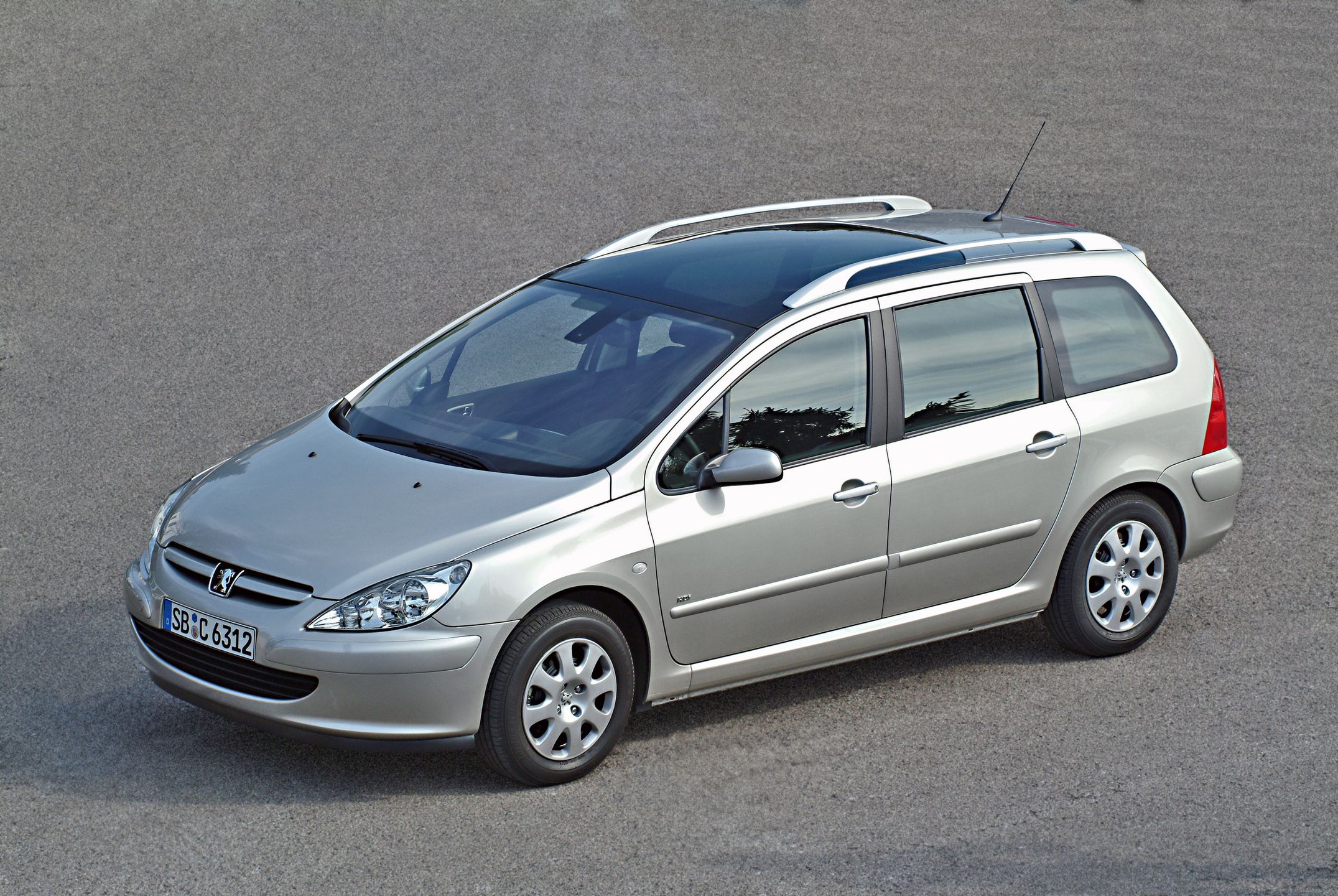 Peugeot 307 SW to wciąż tani i dobry samochód, najlepiej z benzynowym 2.0 pod maską.