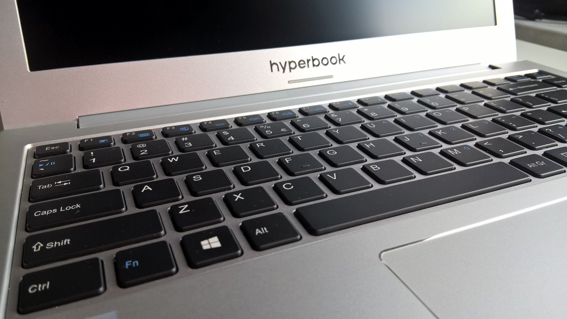 Hyperbook N13 – testujemy polski laptop z zewnętrzną, desktopową kartą graficzną 2